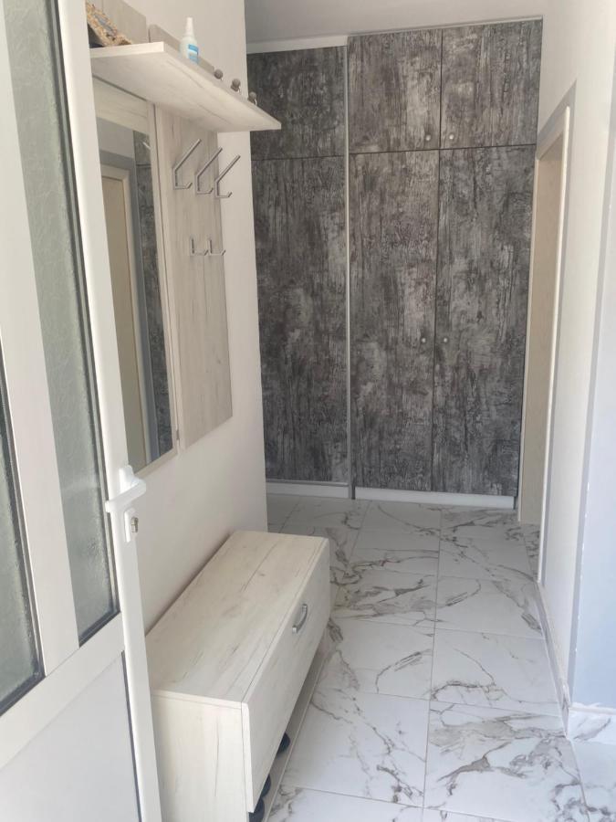 Apartman Lara Sveti Stefan Exteriör bild