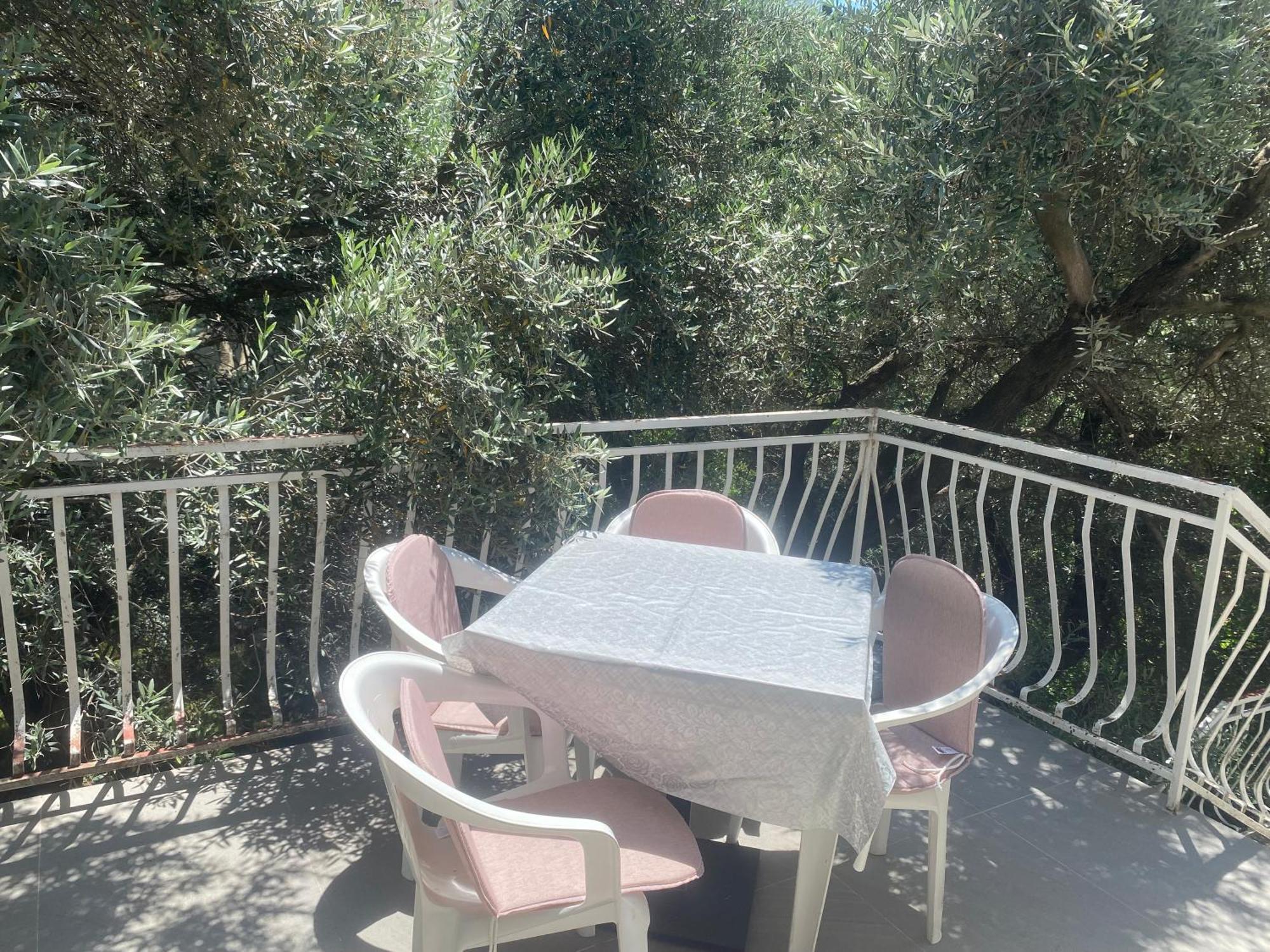 Apartman Lara Sveti Stefan Exteriör bild